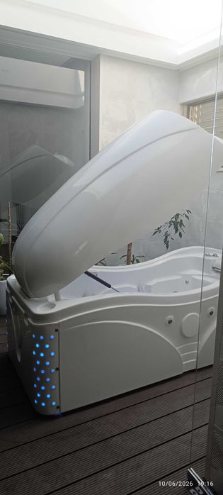 Cápsula de Spa e Hidromassagem Usada