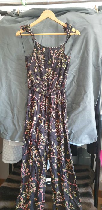 Macacão florido com cinto