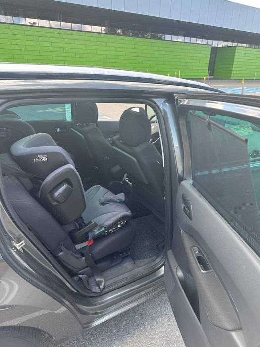 Peugeot 5008 1.6 2011р
