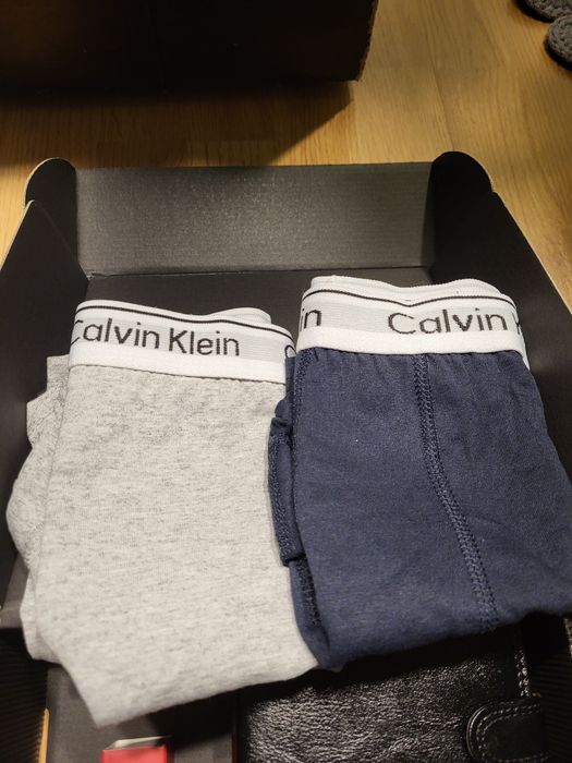 Sprzedam zestaw Calvin Klein