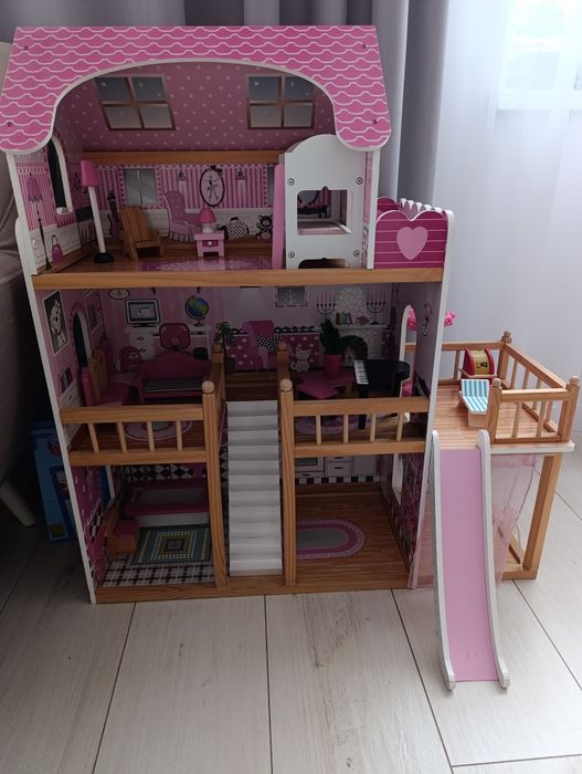 Domek dla lalek drewniany