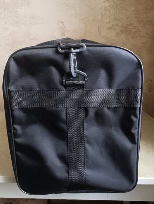 Продаю дорожню сумку найк 1000ден