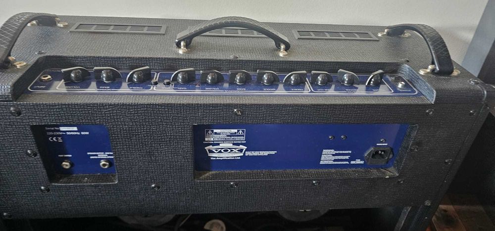 Amplificador VOX AC30VR 30W 2x12 + Footswitch VOX VFS2