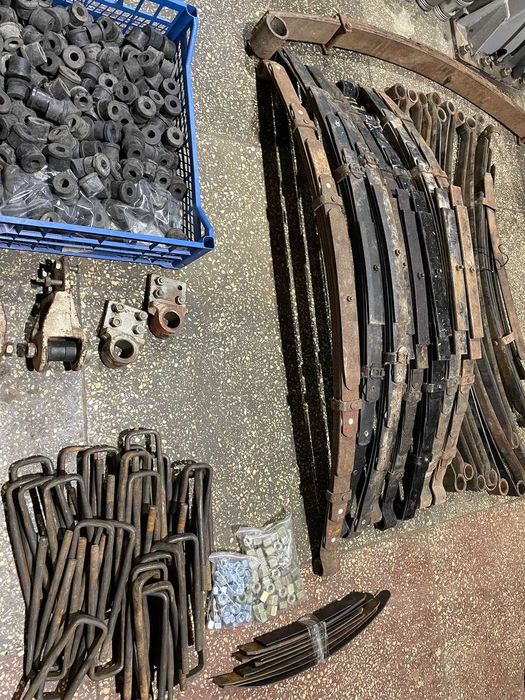 Ресори, листи ресорні, стремянки, втулки ресорні, Москвич