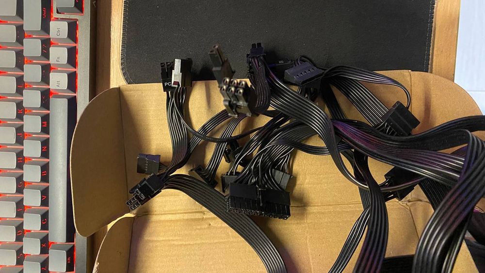 Блок живлення CoolerMaster MWE White V2 750W. Читати опис !