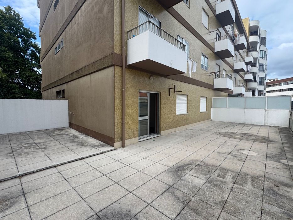 Arrenda-se T3 no centro da cidade de Barcelos!