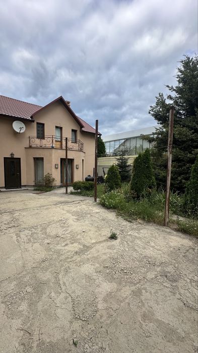 Сдам на Длительно Дом 3 спальни+ кухня студия/Барбекю/улГлинки28А