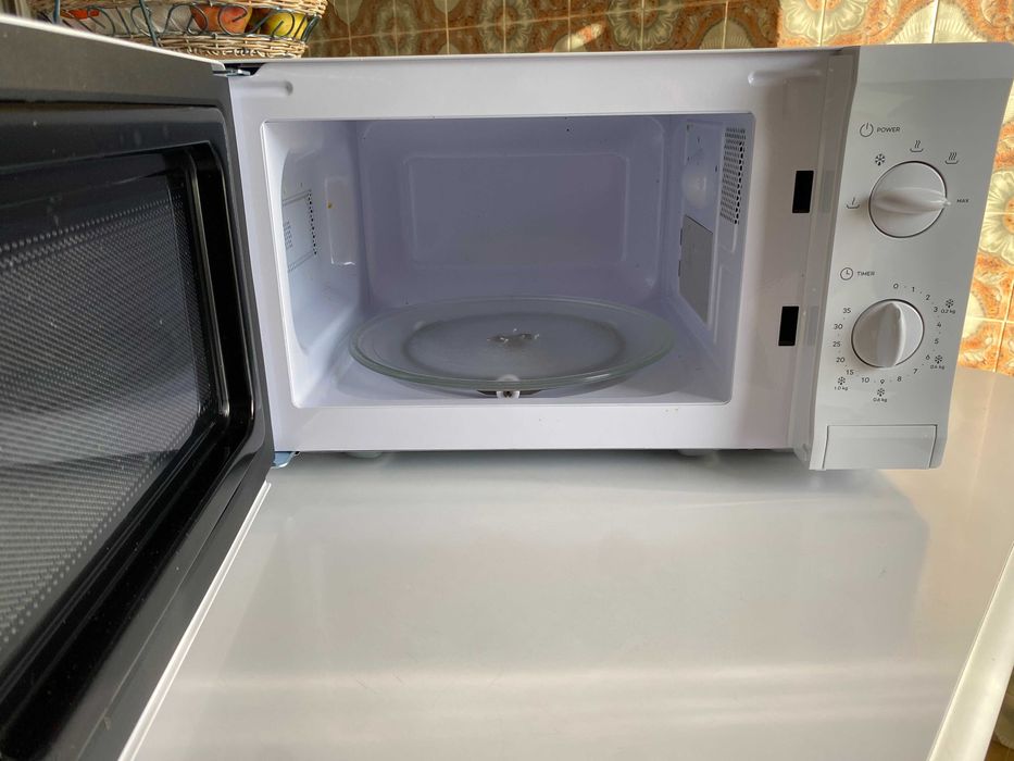 Micro-ondas FLAMA 1817FL 20L / 700W – Como novo