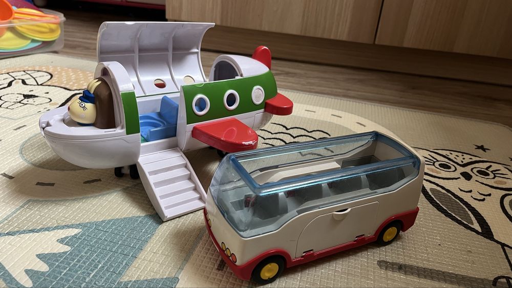 Autobus, samolot swinka peppa