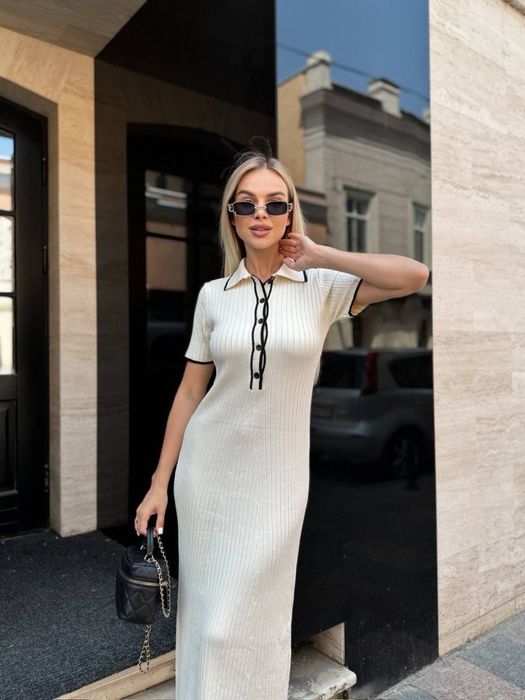 Мінімалістична сукня-поло