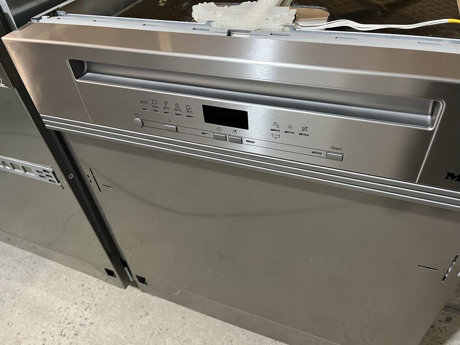 Посудомийна машина Miele g5210sci