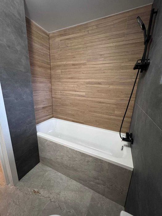 Оренда нового будинку є територія просторий Зимна Вода перша здача