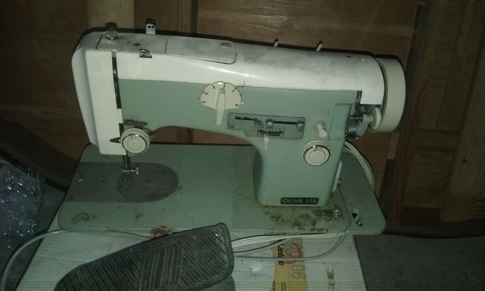 Maquina de costura oliva 515