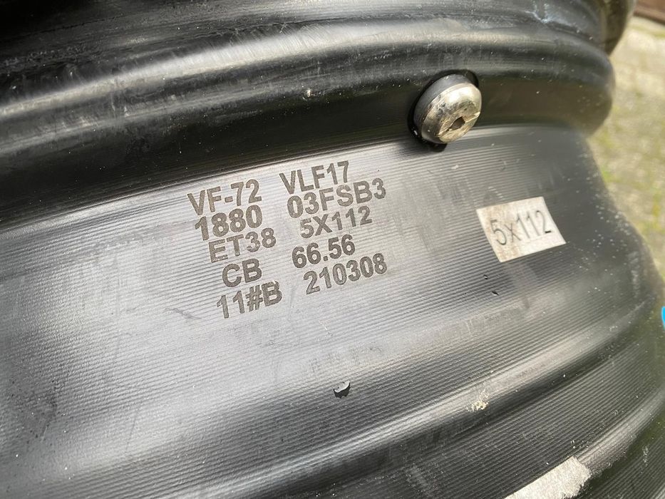 VLF 18" Mega Lekkie  5x112  8j et38 UltraLight /oz ultralegeera/czarne