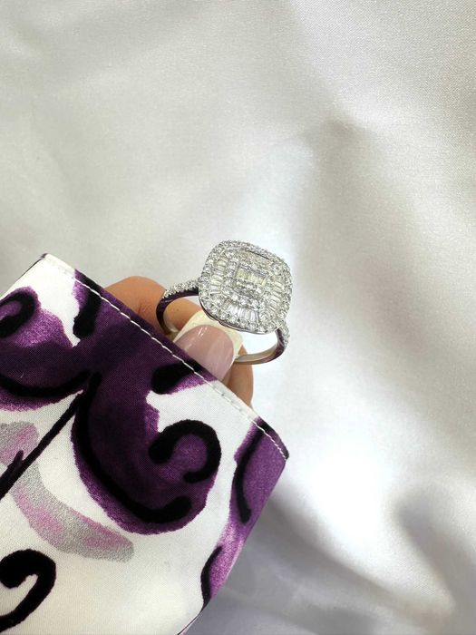 Pierścionek z diamentami 1.00 CT HRD