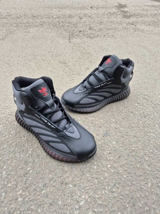 Чоловічі зимові стильні кросівки Adidas Yeezy Boost сірі,42  розмір