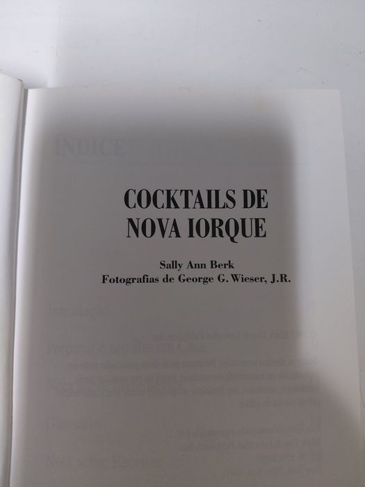 Livro antigo para confecção de cocktails 10€