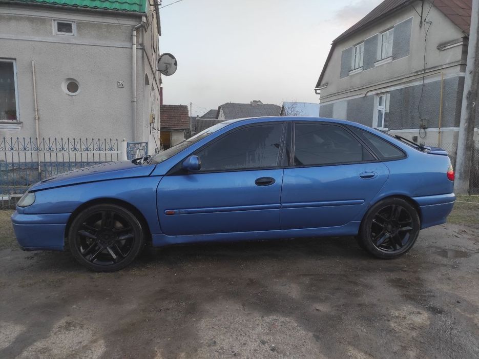 Рено Лагуна 1 покоління