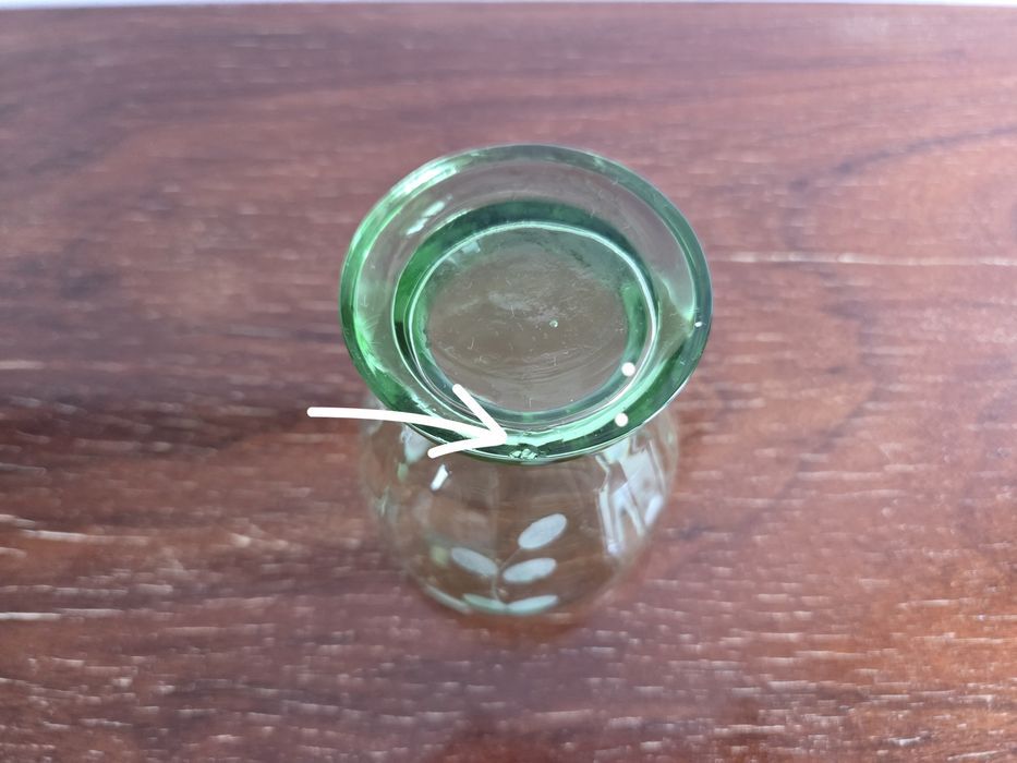 Copo e prato em vidro verde antigo