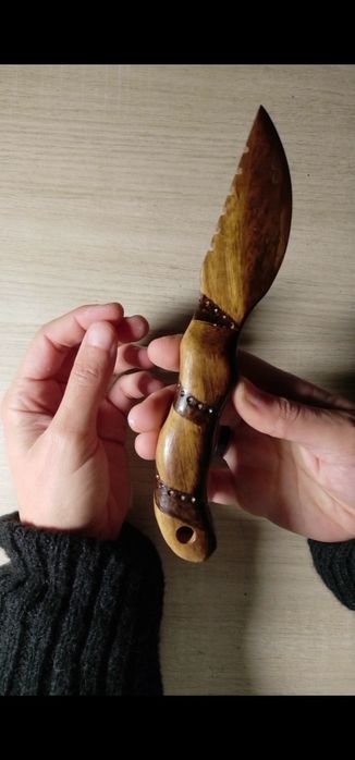 Faca de madeira (artesanal)