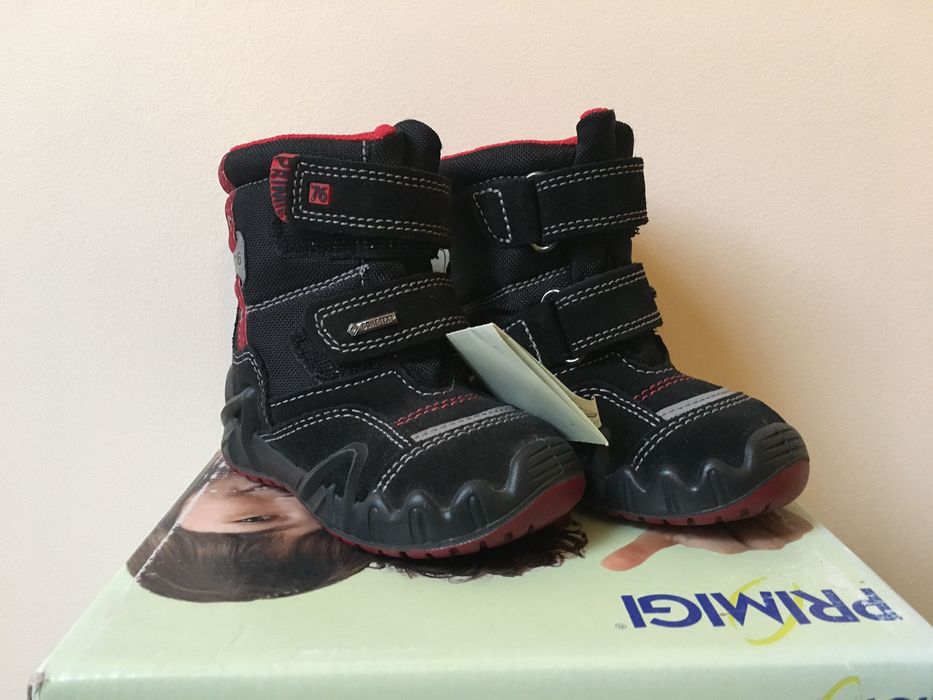 Zimowe buty dziecięce Primigi NOWE