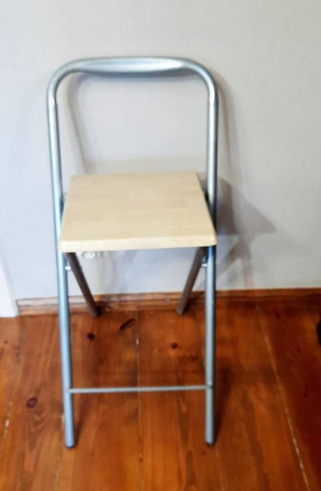 Składane krzesła hoker