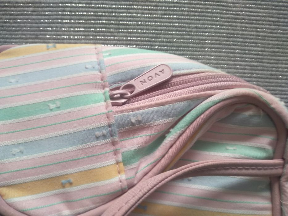 Kosmetyczka Kuferek Avon