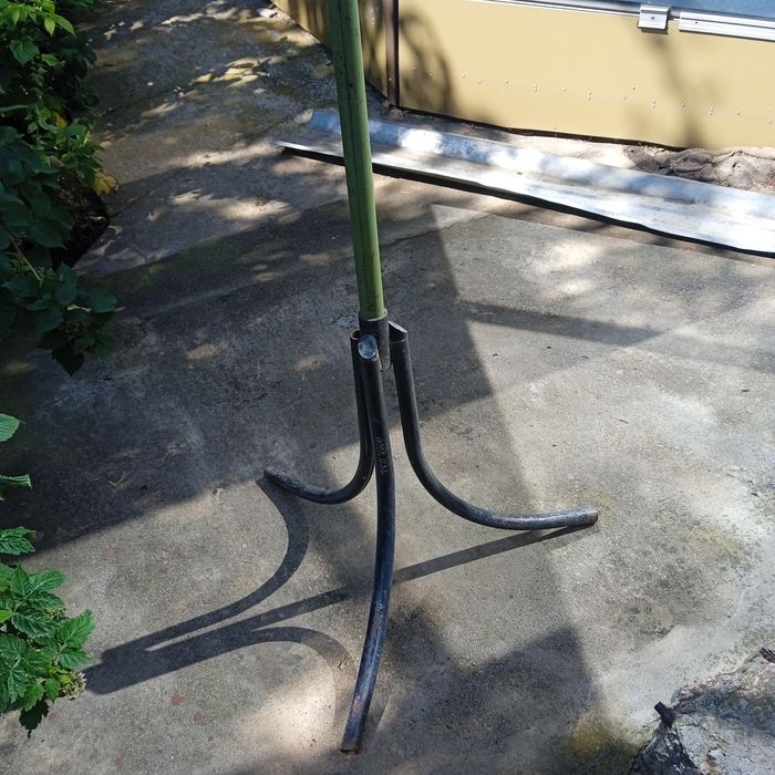 Вішалка металева радянських часів