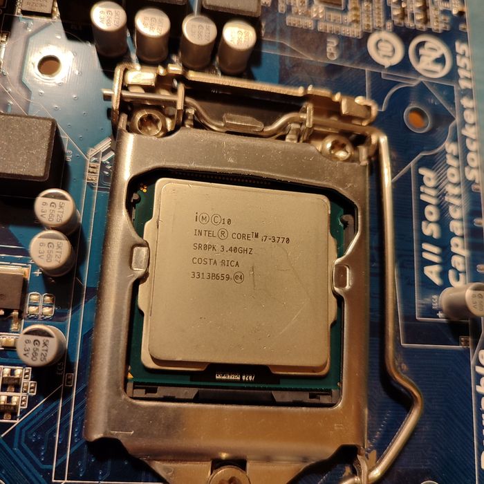 i7 3770 / DDR3 8gb / Gigabyte GA-H61M