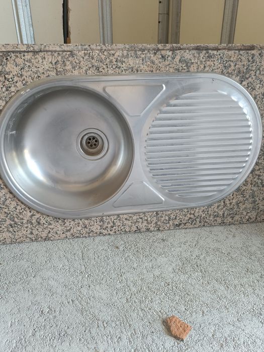 Pedra granito com banca inox