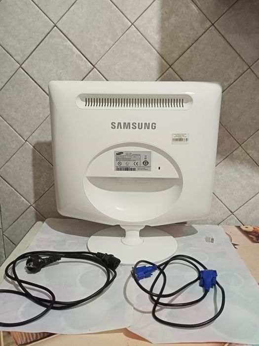 Продам монитор 19 дюймов от Samsung.