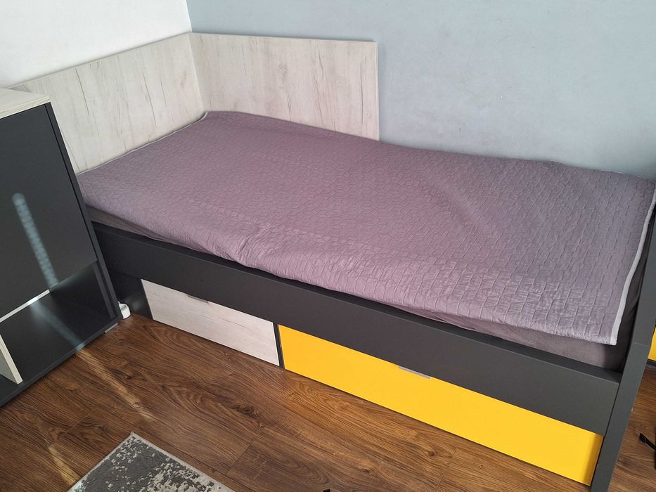 Sprzedam solidny zestaw mebli dla chłopca , wykonany  u stolarza