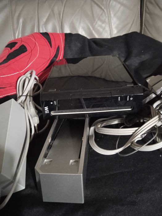 Consola nintendo Wii com quatro comandos, não respondo a SMS.