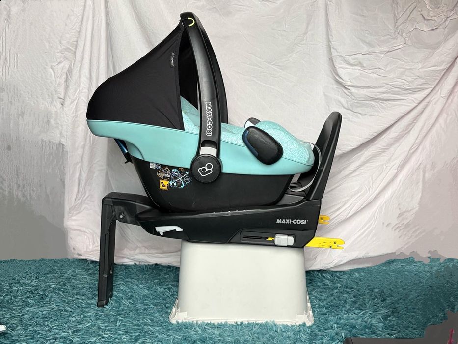 Bezwypadkowy fotelik Maxi Cosi - Pebble Plus z bazą Isofix