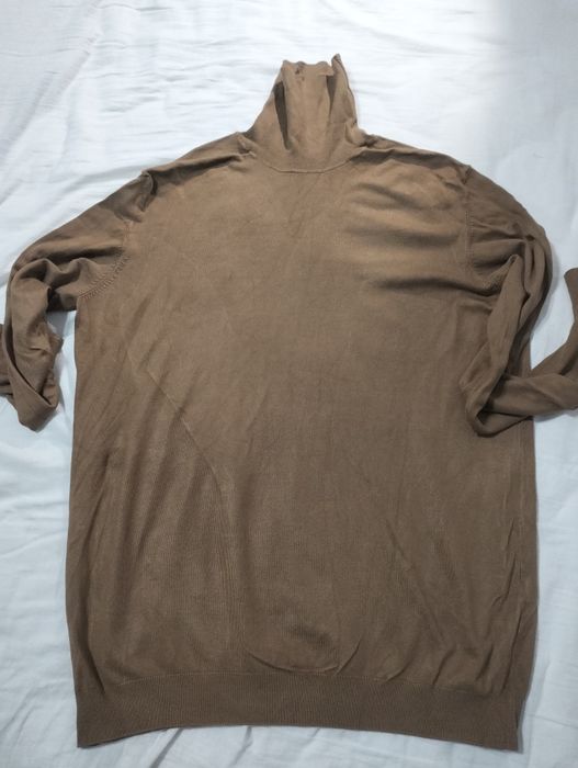 Męski brązowy golf Zara