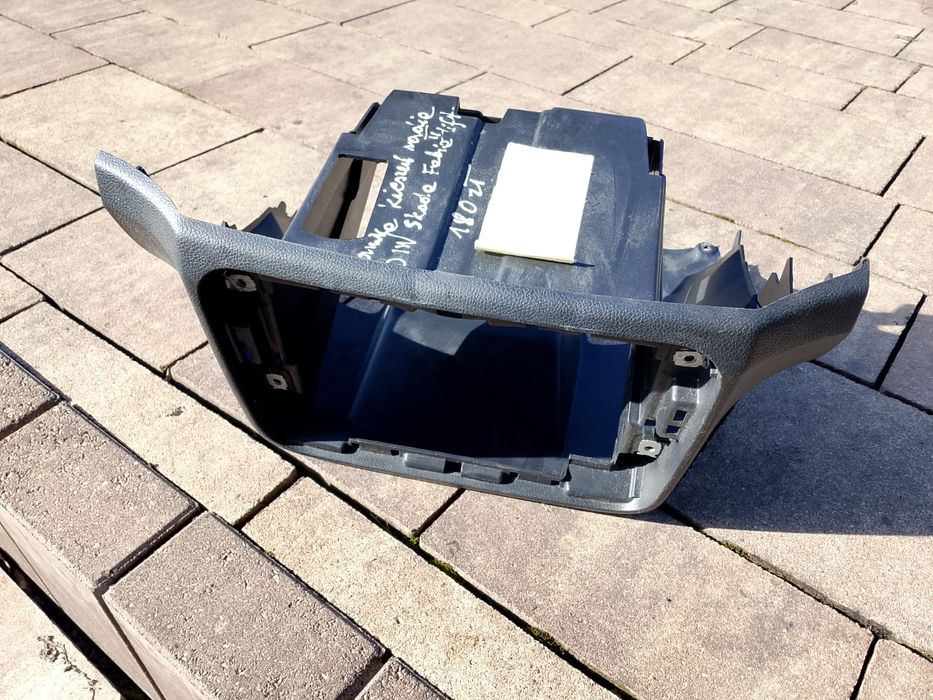 Kosz radia 2 DIN Skoda Fabia 2 lift, 5J1 858.089