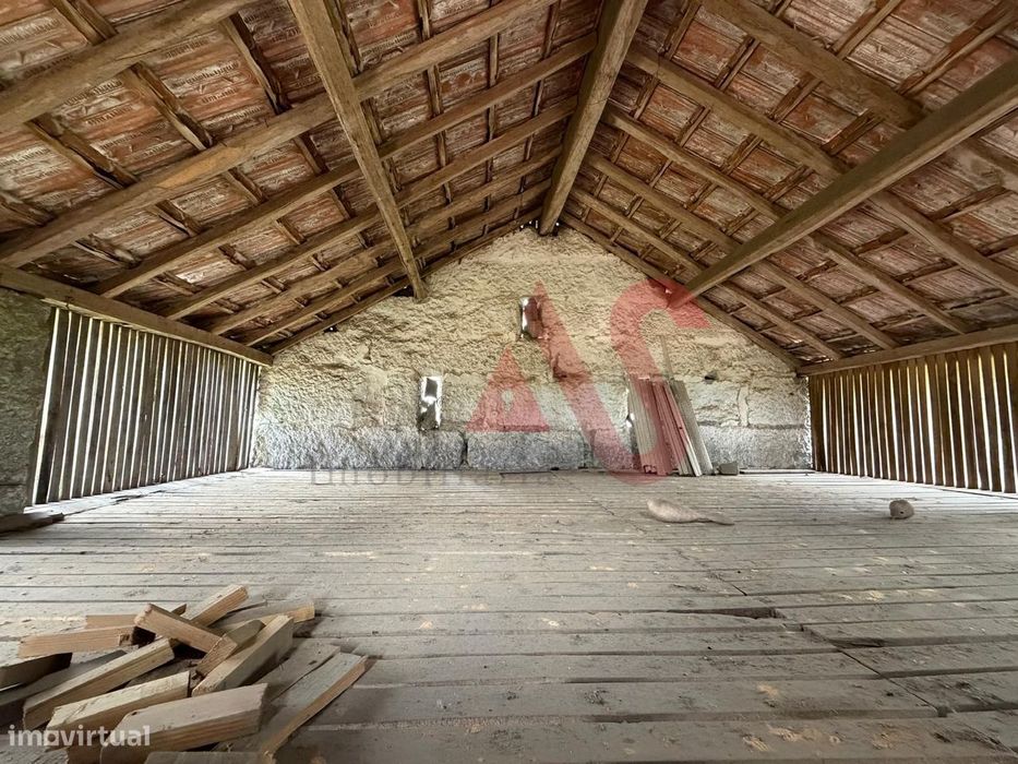 Moradia para Restauro com Terreno de 340 m² | Estorãos, Fafe