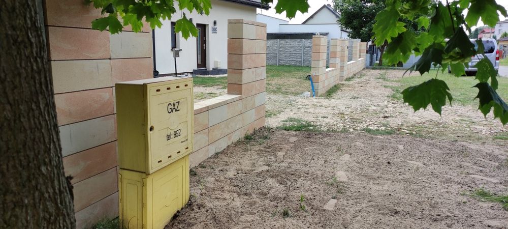 Ogrodzenia z pustaka,fundamenty,demontaż starych ogrodzen
