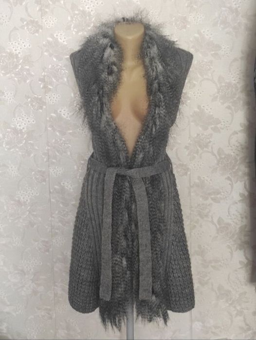 Безрукавки жилетки хутрові для дівчаток