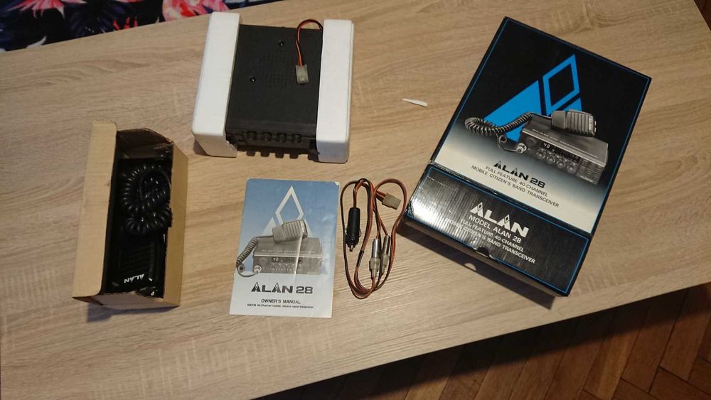 CB Radio Alan 28 + 2 anteny + transformator.
