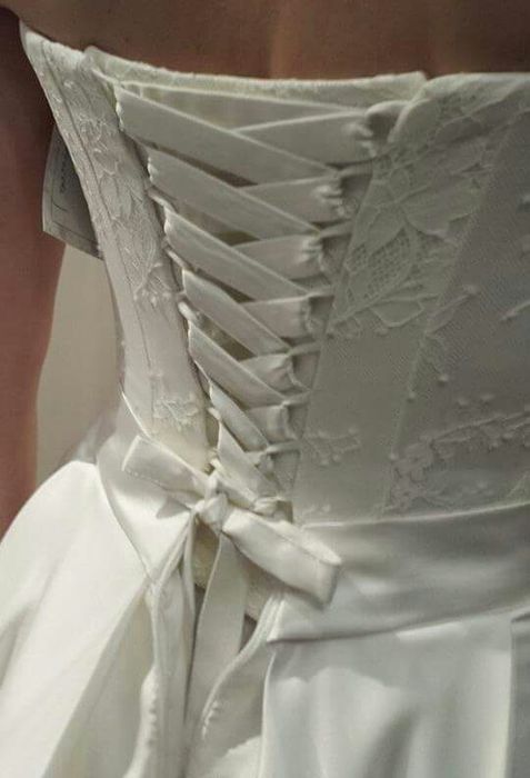 Suknia ślubna, kształt litery A, 36-38