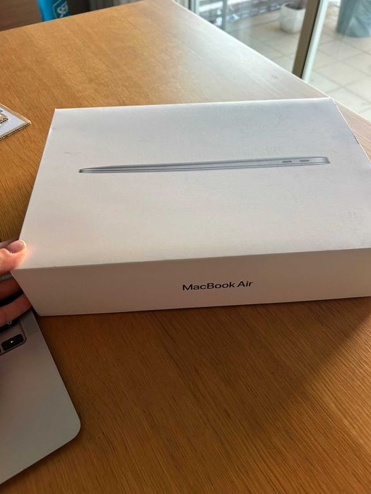 MacBook Air APPLE Cinza Sideral  - Apple M1 - RAM: 16 GB - 8 Core