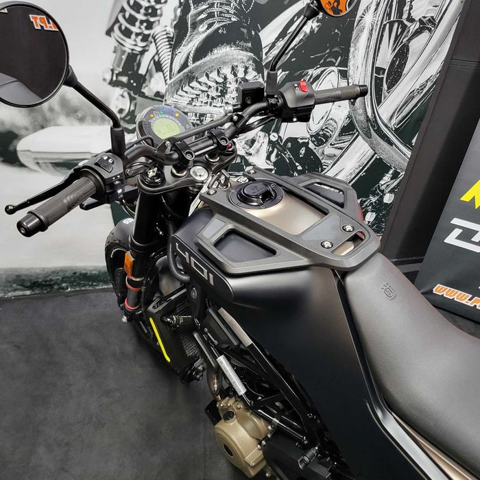 Husqvarna Svartpilen 401