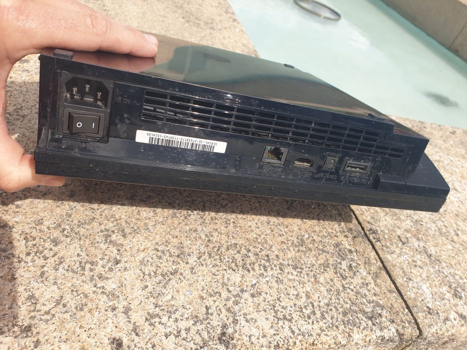 Playstation 3 fat + comandos (peças)