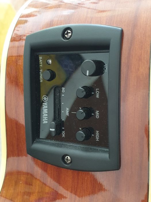 Guitarra Yamaha Compass Series CPX 700 II NT