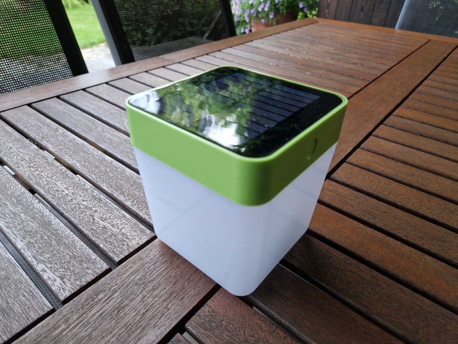 lampa  solarna na taras