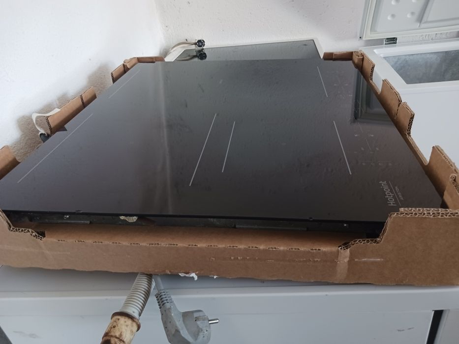 Placa de indução Ariston hotpoint 59 cm  em ótimo estado