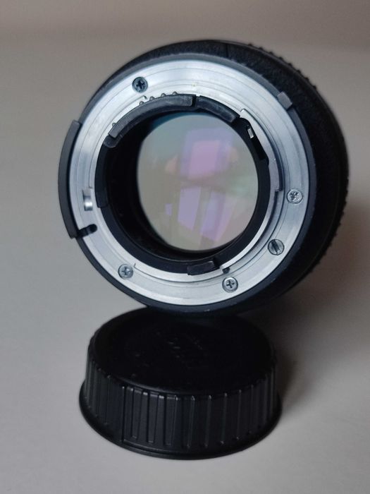Nikon AF DC 105mm f/2 D