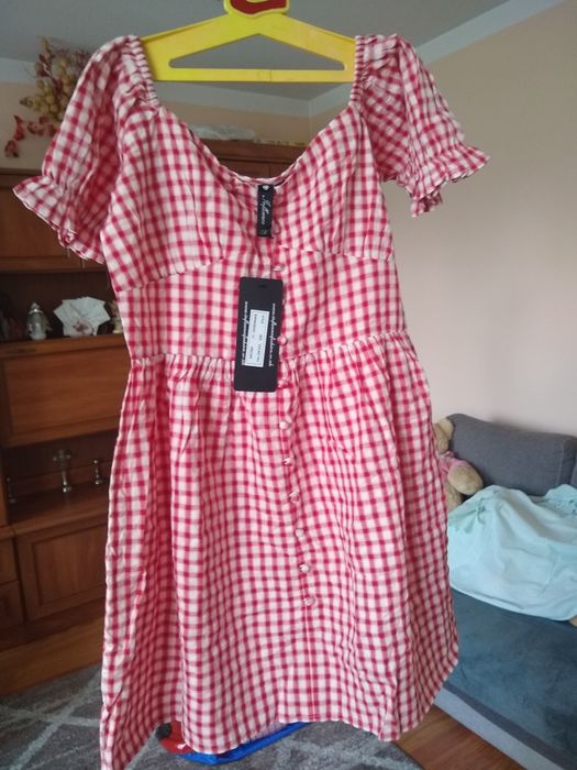 Sukienki letnie r.M  50 zl