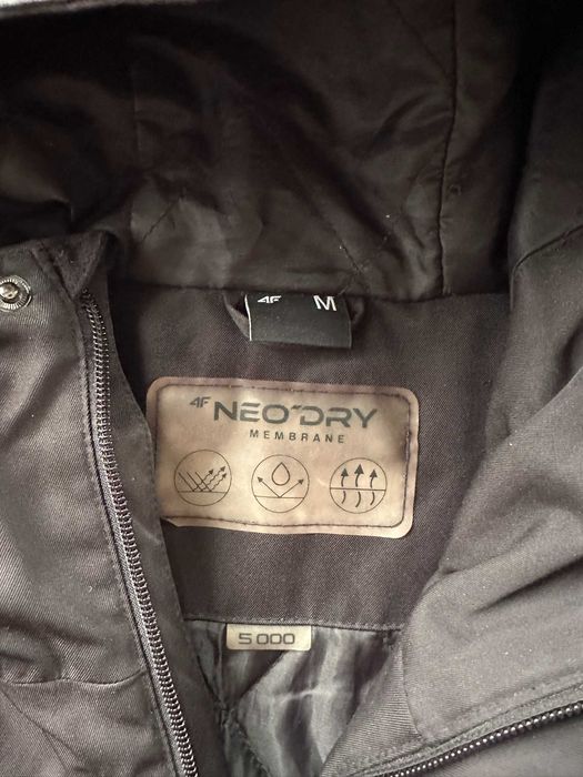 Męska kurtka zimowa 4F NeoDry 5000 – czarna, rozmiar M